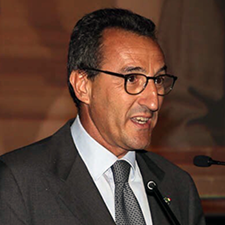 speaker Sergio Castelbolognesi